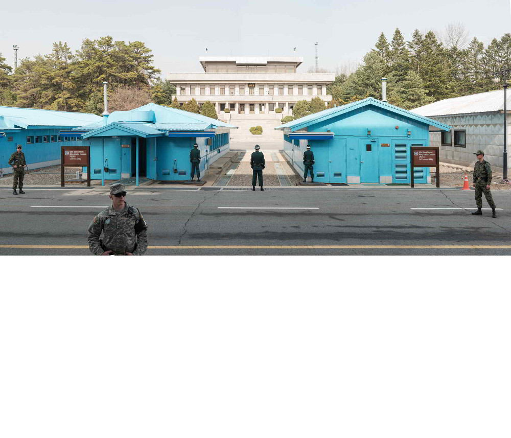 1503KR_prj00359_Saverio-Cantoni_Militari-dello-United-Nations-Command-Security-Battalion-di-guardia-presso-la-Joint-Security-Area-JSA_2015 Saverio Cantoni Militari dello United Nations Command Security Battalion di guardia presso la Joint Security Area (JSA) Panmunjeom, Repubblica di Corea 2015