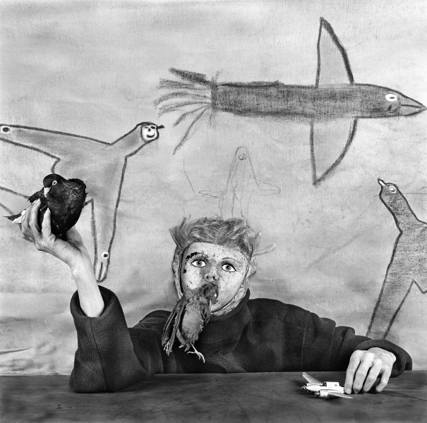 M1.5 Roger Ballen_Asylum of The Birds_Take Off