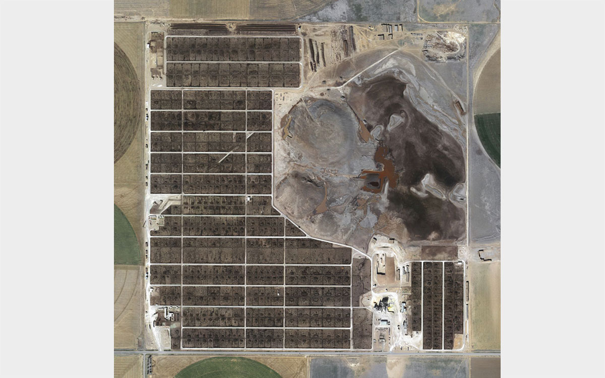 NRandall County Feedyard, Texas, 2013 © Mishka Henner nextprevious